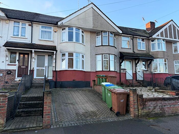 3 Bedroom Property For Sale In Holmsdale Grove, Bexleyheath, DA7