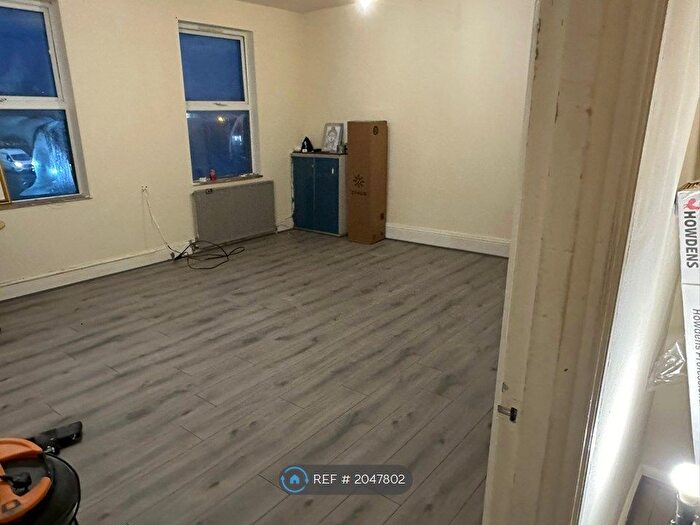 1 Bedroom Flat To Rent In Victoria Square, Worksop, S80