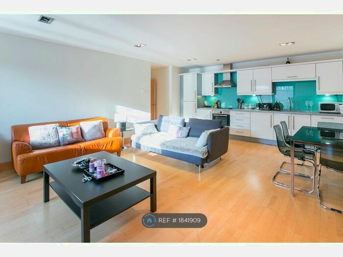 2 Bedroom Flat To Rent In Kingston, London, KT2