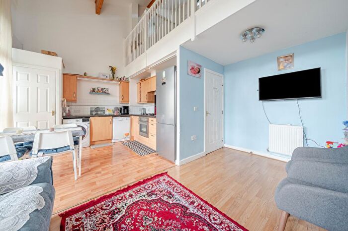 2 Bedroom Flat For Sale In Slough, SL1