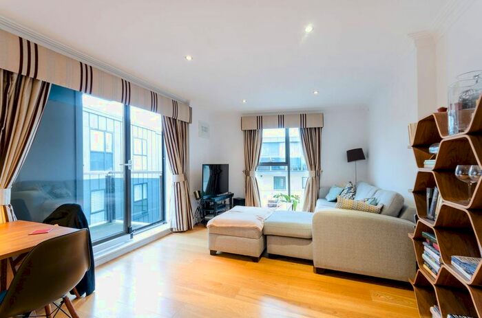 2 Bedroom Flat To Rent In St Marys Road, Surbiton, KT6