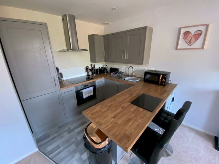 1 Bedroom Maisonette To Rent In Lake Drive, Peacehaven, BN10