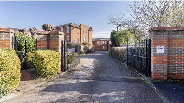 4 Bedroom Town House For Sale In Rowan Mews, Tonbridge, TN10