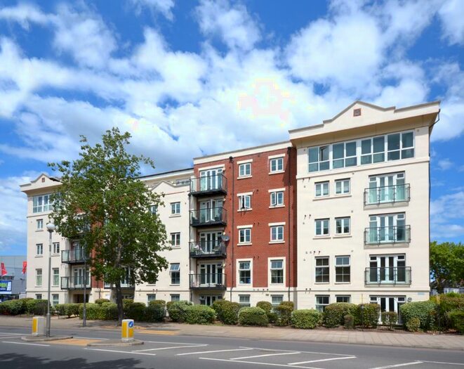 2 Bedroom Flat To Rent In Masons Hill Bromley, BR2