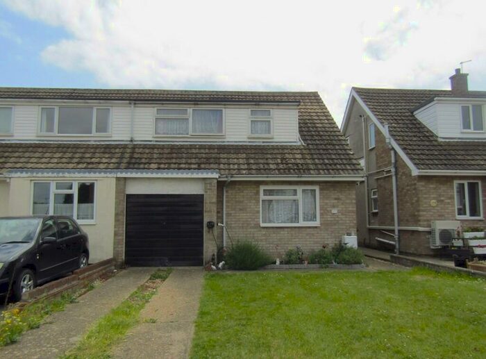 3 Bedroom Semi-Detached Bungalow To Rent In Clays Road, Walton On The Naze, CO14