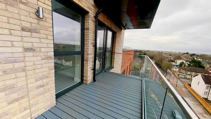 1 Bedroom Flat To Rent In Merrick Road, Southall, UB2