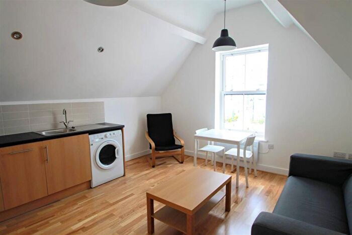 2 Bedroom Apartment To Rent In Churchill Villas, Churchill Way, Cardiff, CF10
