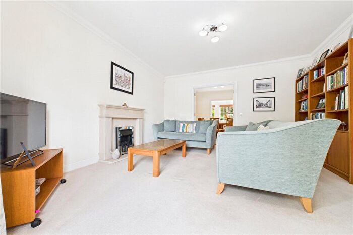 3 Bedroom Retirement Property For Sale In Cumber Place, Theale, Reading, Berkshire, RG7