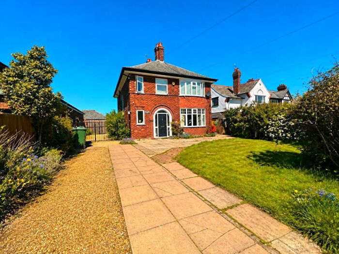 4 Bedroom Detached House For Sale In Lache Lane, Chester, Cheshire, CH4