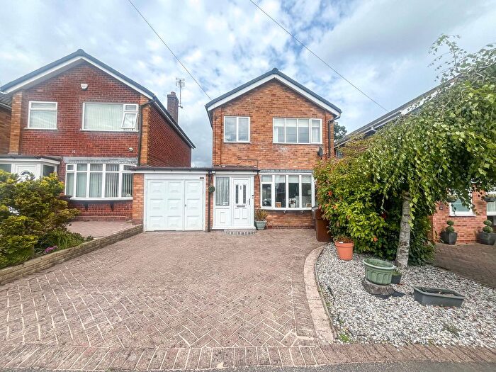 3 Bedroom Link Detached House For Sale In Beaudesert Road, Hollywood, Birmingham, B47