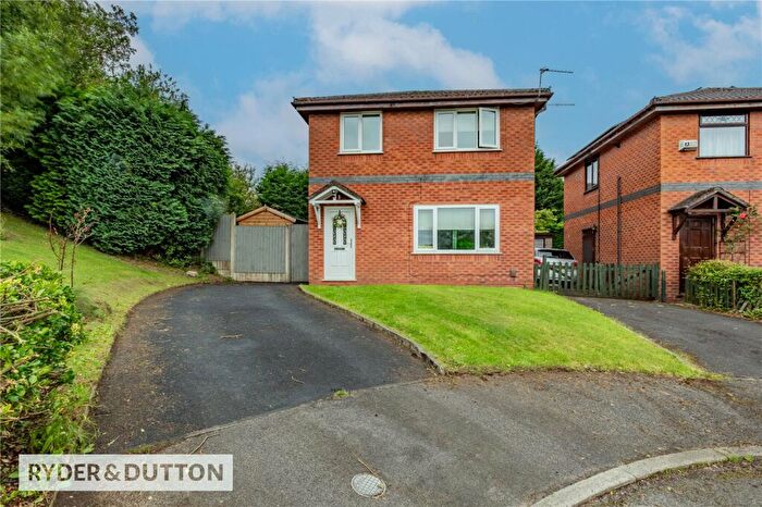 3 Bedroom Detached House For Sale In Sandown Close, Derker, Oldham, OL1