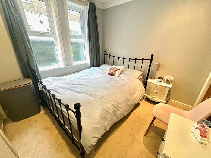 1 Bedroom Flat To Rent In Firtree Lodge, Court Road, SO15