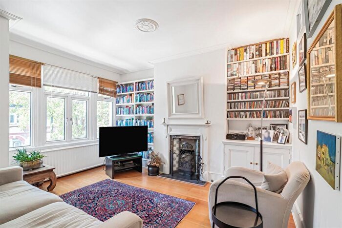 4 Bedroom Maisonette For Sale In Cowley Road, Mortlake, London, SW14