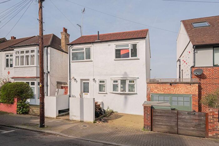 3 Bedroom Detached House For Sale In Deerhurst Road, Streatham Common, London, SW16