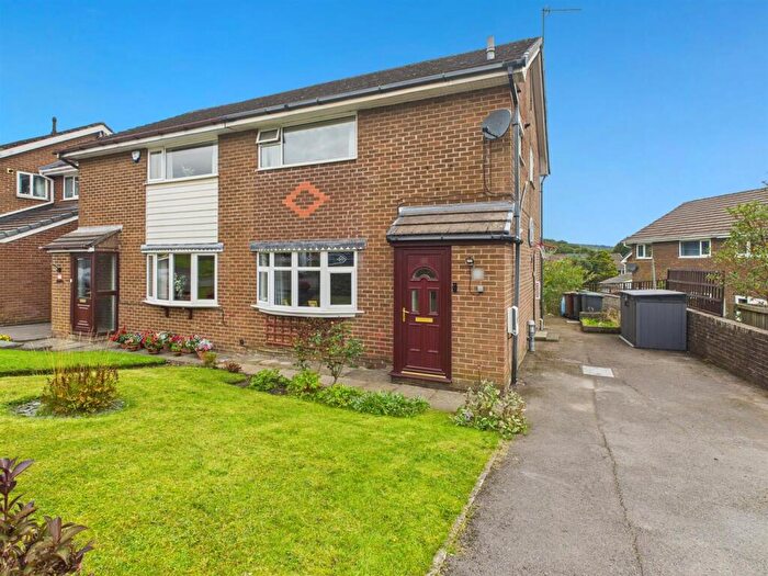 3 Bedroom Semi-Detached House For Sale In Berwick Road, Buxton, SK17