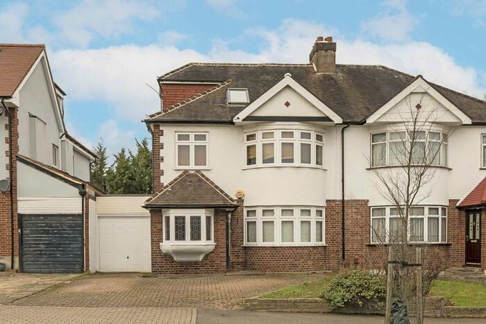 5 Bedroom Property To Rent In Longland Drive, London, N20