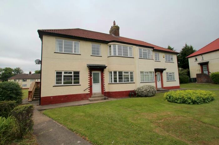 2 Bedroom Flat To Rent In Redesdale Gardens, Adel, LS16