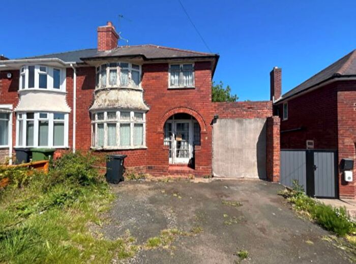 3 Bedroom Semi-Detached House For Sale In Merrivale Road, Halesowen, West Midlands, B62