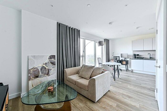 1 Bedroom Flat For Sale In Plowden Road, Kidbrooke, SE3