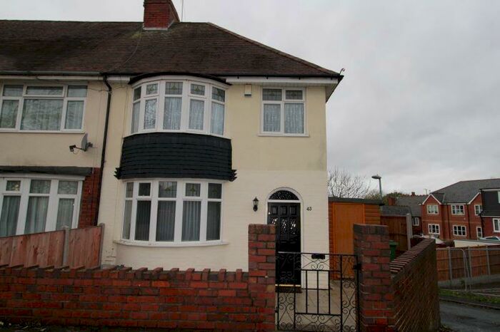 3 Bedroom House To Rent In Bell Street, Pensnett, Brierley Hill, DY5