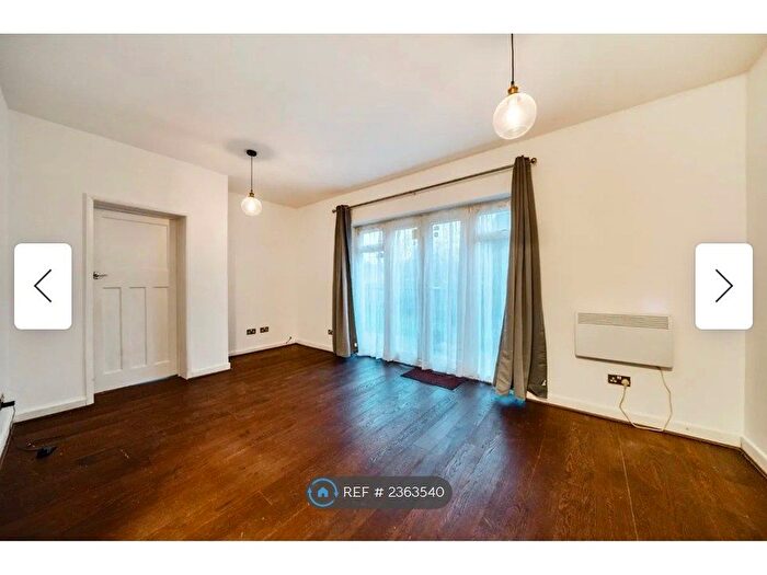 2 Bedroom End Terrace House To Rent In Whitebeam Avenue, Pettswood, BR2