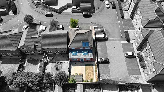 5 Bedroom Detached House For Sale In Southmead Way, Walsall, WS2