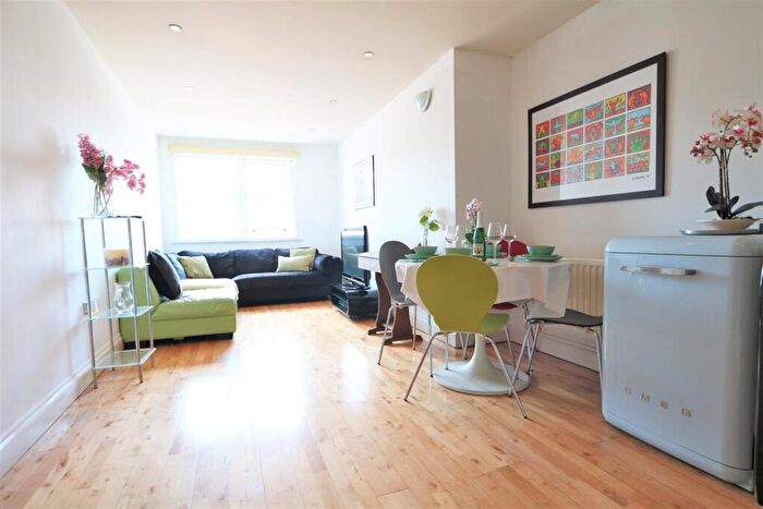2 Bedroom Apartment To Rent In Old London Road, Kingston Upon Thames, KT2