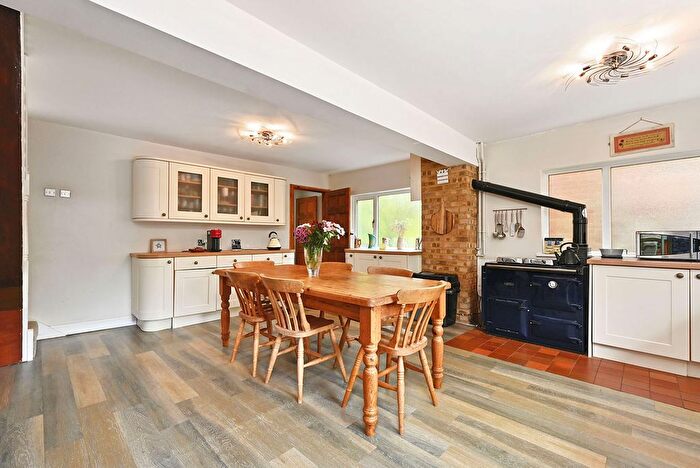 5 Bedroom Detached House For Sale In Faversham Road, Charing, TN27