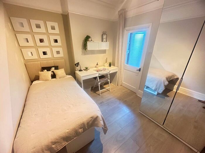 Studio To Rent In Ensuite Room, Havelock Road, Luton, Bedfordshire, LU2