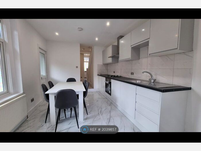 4 Bedroom Terraced House To Rent In Livingstone Road, London, E17