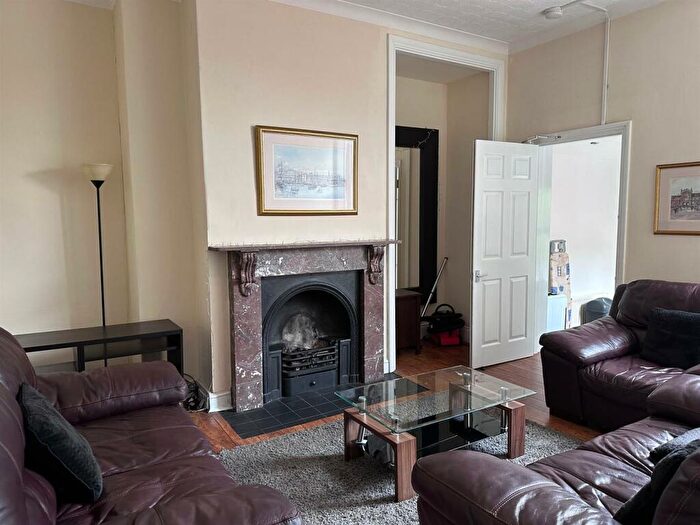 5 Bedroom Flat To Rent In Fairfield Road, West Jesmond, Newcastle Upon Tyne, NE2