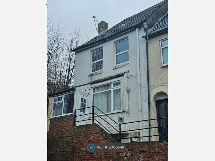 3 Bedroom End Of Terrace House To Rent In Thanet Gardens, Folkestone, CT19