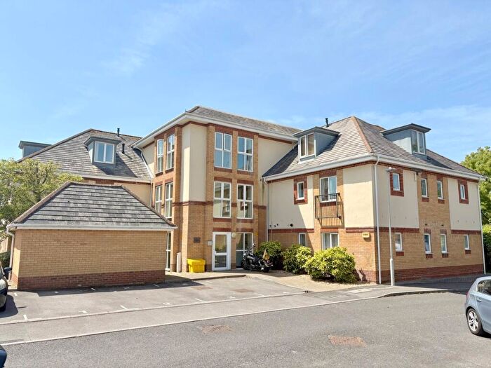 2 Bedroom Apartment For Sale In Doulton Gardens, Whitecliff, Poole, BH14