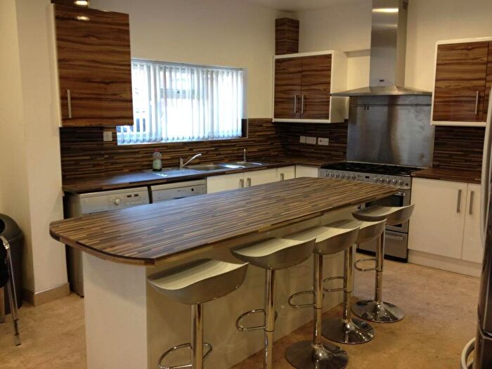 9 Bedroom End Of Terrace House To Rent In Tiverton Road, Selly Oak, Birmingham, B29