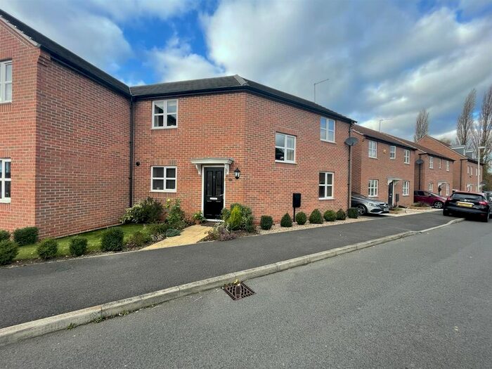 3 Bedroom Semi-Detached House To Rent In Pearl Gardens, Warsop, Mansfield NG20