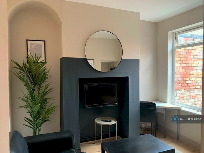 3 Bedroom Terraced House To Rent In Bethnal Green, Hull, HU6