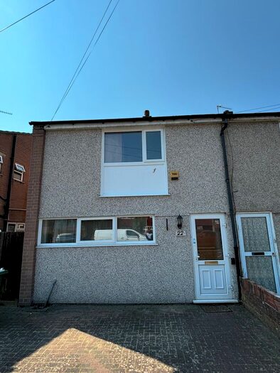 4 Bedroom Semi-Detached House To Rent In Darenth Road, Welling, DA16