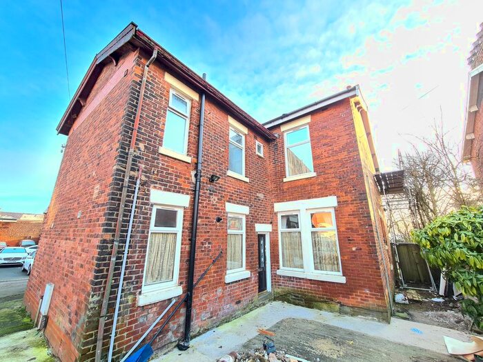 4 Bedroom Semi-Detached House To Rent In Brockholes View, Preston, PR1