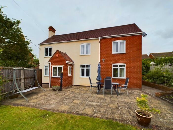 4 Bedroom Detached House For Sale In Cornmeadow Green, Worcester, Worcestershire, WR3