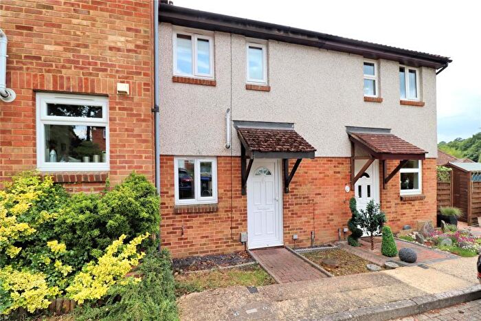 2 Bedroom Terraced House To Rent In Woking, Surrey, GU22