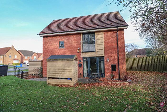 1 Bedroom End Of Terrace House For Sale In Oxclose Park Rise, Halfway, Sheffield, S20