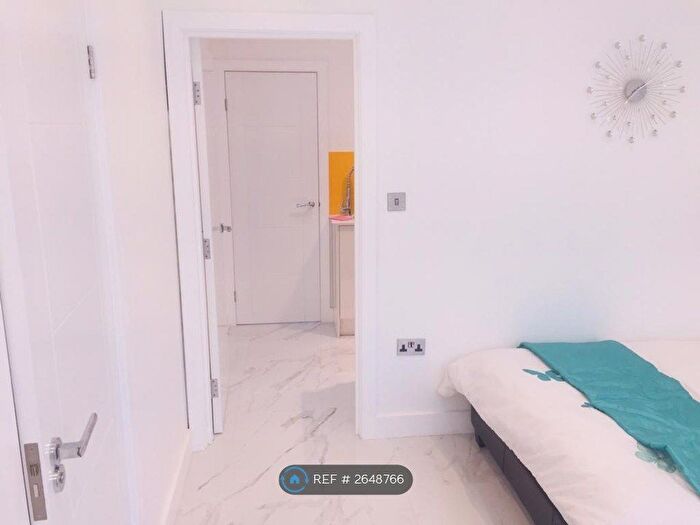 Studio To Rent In Chaucer Avenue, Richmond, TW9