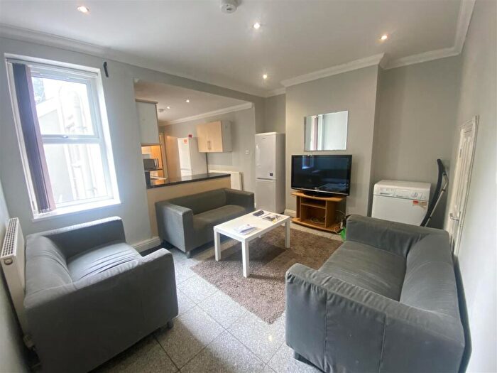 6 Bedroom House To Rent In Wyeverne Road, Cathays, CF24