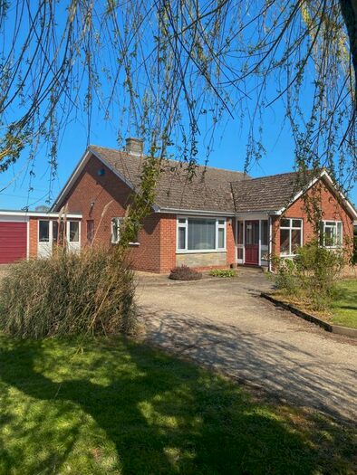 3 Bedroom Detached Bungalow For Sale In Norfolk, North Tuddenham, NR20