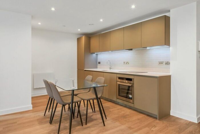 2 Bedroom Flat To Rent In Lionel Street, Birmingham, B3