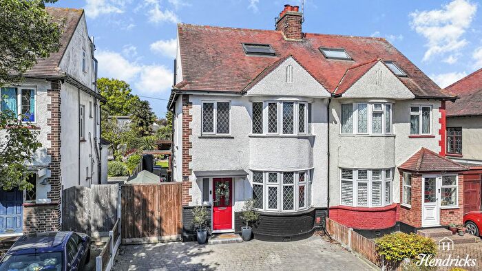 4 Bedroom Semi-Detached House For Sale In Earls Hall Avenue, Southend-On-Sea, SS2