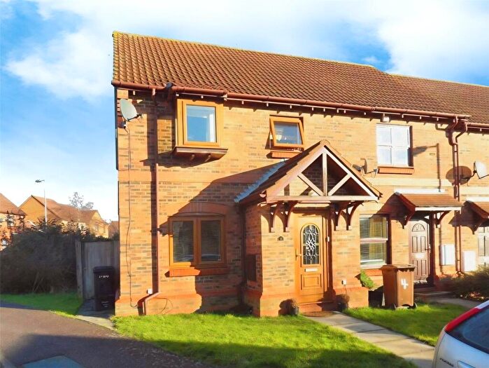 3 Bedroom House To Rent In Prestwick Close, Luton, Bedfordshire, LU2