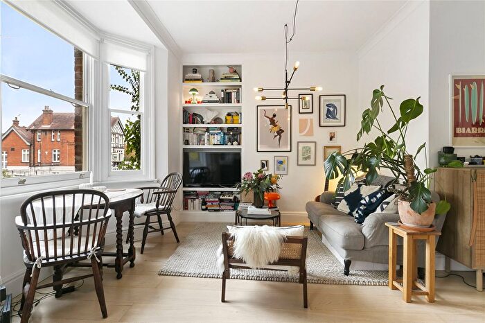 2 Bedroom Flat For Sale In Trinity Road, London, SW18