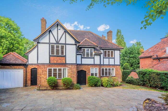 6 Bedroom Detached House To Rent In Pine Grove, London, N20