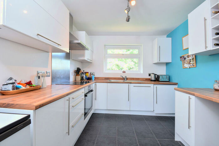 2 Bedroom Flat To Rent In Marlborough Close, Orpington, BR6